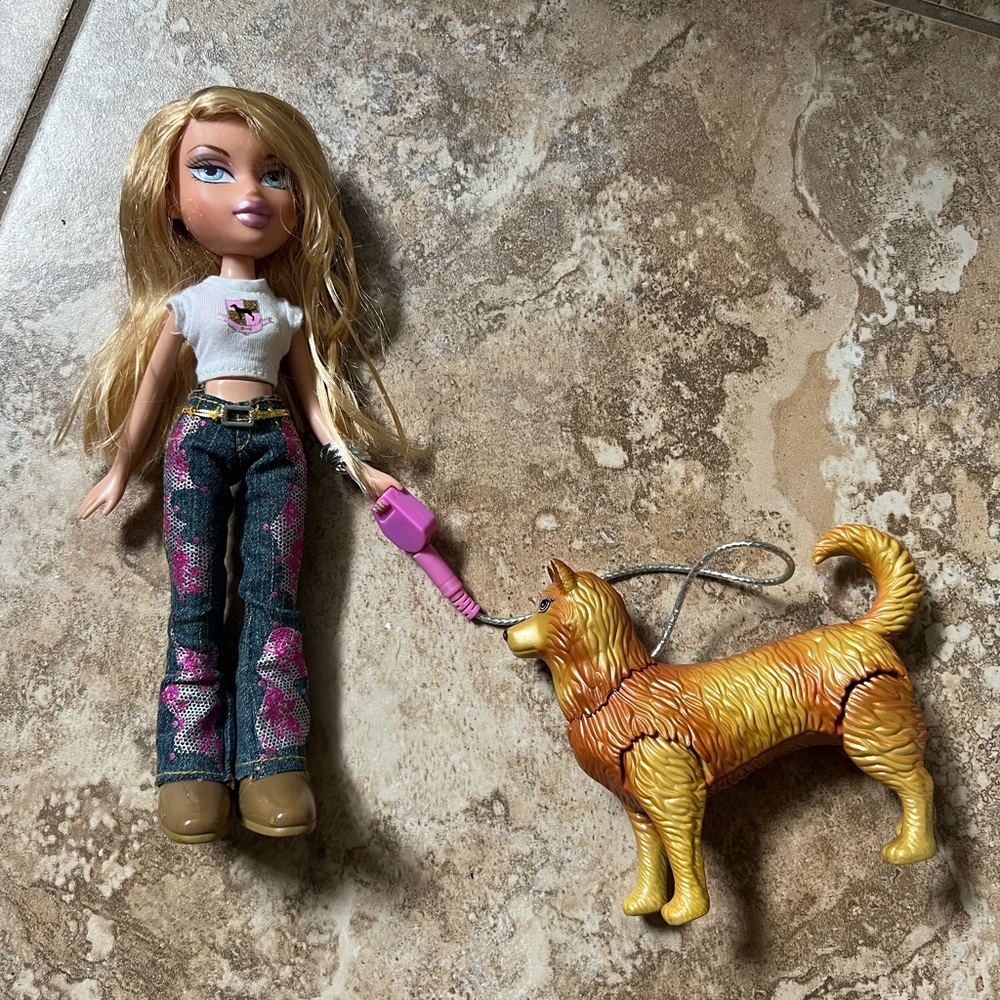 Walking Cloe Bratz With her Dog MGA